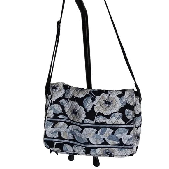 VERA BRADLEY QUILTED FLORAL UNISEXNWOTMESSENGER BAG